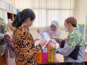 Proses akreditasi Prodi Pendidikan Profesi Bidan FK UM oleh asesor LAM-PTKes./Foto: dok. Prodi S1 Kebidanan FK UM.
