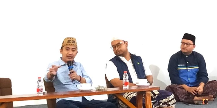 Fairouz Huda saat mengisi acara di Ponpes Al Hikam Malang. (Foto/M Sholeh)