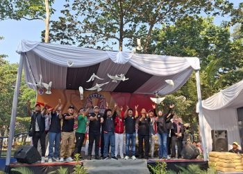 Pelepasan merpati sebagai tanda pembukaan Tarkam Kemenpora 2024. Foto: Aisyah Nawangsari Putri