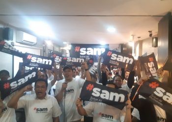 Masyarakat berbagai kalangan di Kecamatan Blimbing melakukan deklarasi dukungan untuk Ali Muthohirin. (Foto/M Sholeh)