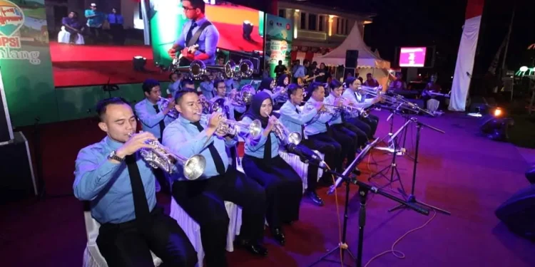 Penampilan tim Korsik Pemkot Malang dalam format Big Band. Foto: Korps Musik Pemkot Malang