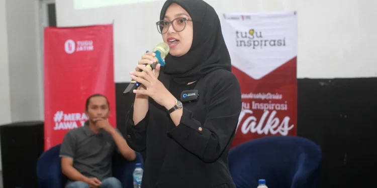 Dosen Psikologi UM, Dewi Fatmasari Edy, S.Psi, M.A berbicara tentang pentingnya kesadaran diri dalam menjaga kesehatan mental /Foto: Tugumalang.id/Rubianto