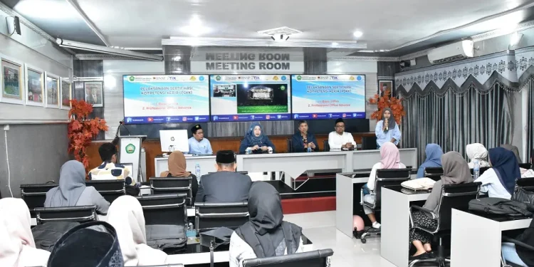 Acara sertifikasi kompetensi TIK di FEB Unisma. Foto/dok Unisma