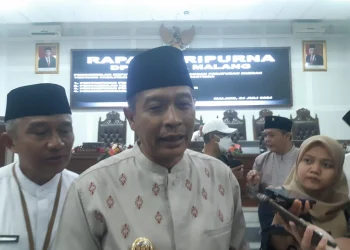 Pj Wali Kota Malang, Wahyu Hidayat merespon penemuan pabrik narkoba di Kota Malang. (Foto/M Sholeh)