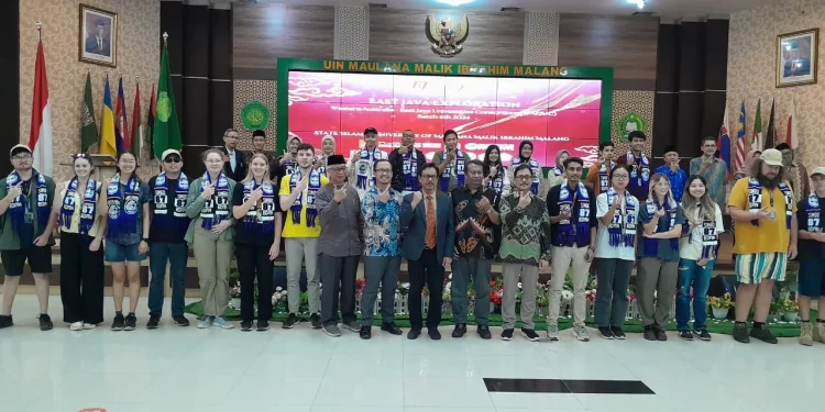 UIN Malang kenalkan budaya Indonesia kepada mahasiswa asing peserta WAEJUC 2024 lewat kuliner dan kesenian/Foto: Tugumalang.id/Bagus Rachmad Saputra