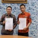 Plt Direktur RSUD Kanjuruhan, dr Bobi Prabowo (kiri) dan CEO PT Okejek Kreasi Indonesia, Yusuf Budiman Raharjo (kanan). Foto: Aisyah Nawangsari Putri