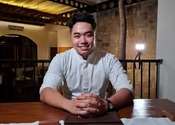 pemilik dan head chef restoran Rasanusa.