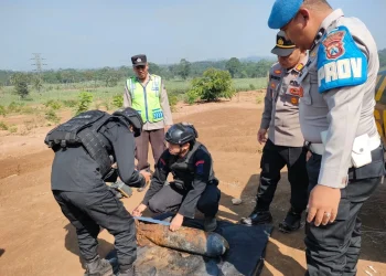 Sat Brimob Polda Jatim ledakkan bom aircraft di Malang