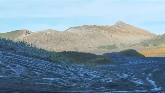 Salju di Bromo
