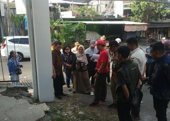 Polemik Pendirian gapura