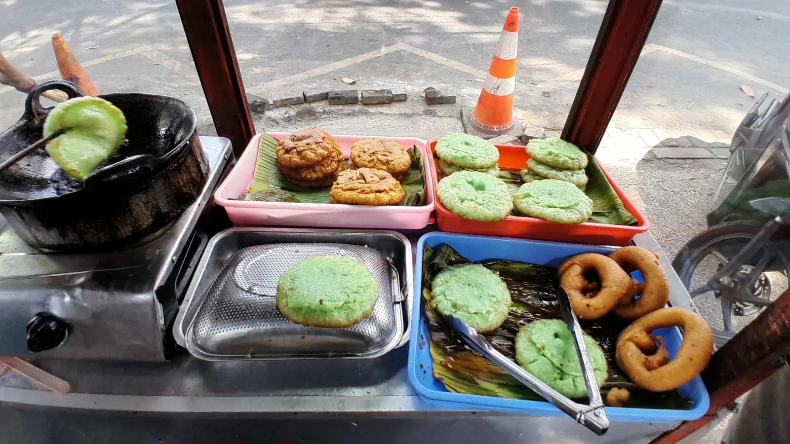 Kuliner kue kucur