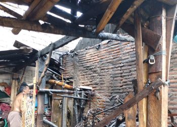 Dapur rumah kebakaran