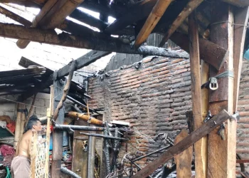 Dapur rumah kebakaran