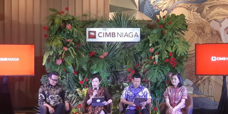 Presiden Direktur CIMB Niaga, Lani Darmawan saat berada di Kota Malang. (Foto/M Sholeh)