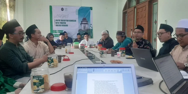 Acara Focus Group Discussion (FGD) antara Lakpesdam NU Kota Malang dan Universitas Brawijaya (UB) membahas penyusunan media pembelajaran fikih kebangsaan. Foto/dok Lakpesdam NU