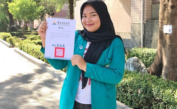 Berliana Imandari Putri, mahasiswa FEB Unisma, yang berhasil torehkan prestasi internasional. Foto/dok Unisma
