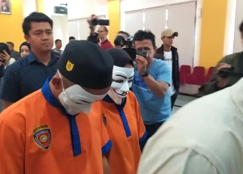 Pasangan kekasih gelap asal Ngantang, Malang digelandang polisi akibat aborsi. Foto: Azmy