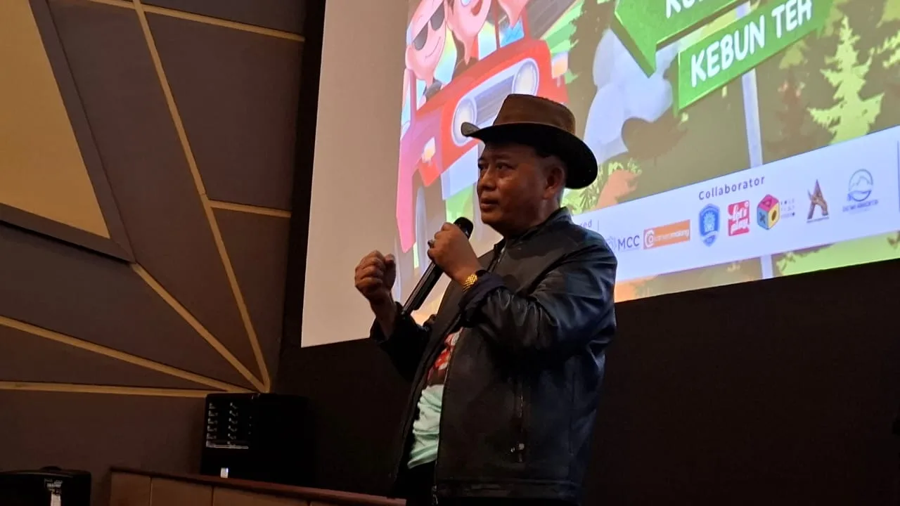 Bupati Malang, Sanusi memberikan sambutan usai pemutaran Es Teh Hangat. Foto: Aisyah Nawangsari Putri