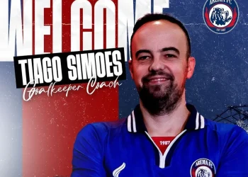 Deretan pelatih kiper asing yang pernah melatih Arema FC sebelum Thiago Simoes /Foto: Tangkapan layar Instagram @aremafcofficial.