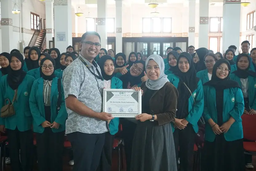 Mahasiswa Akuntansi FEB Unisma saat berada di Bank Indonesia. Foto/dok Unisma
