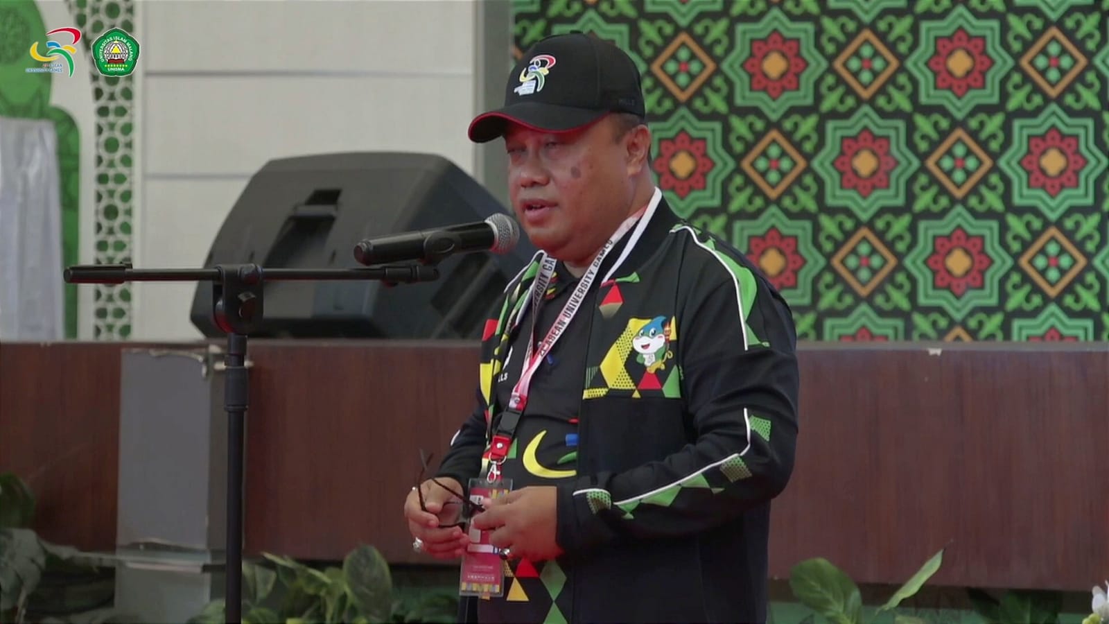 Rektor Unisma, Prof. Junaidi Mistar, Ph.D saat sambutan membuka gelaran AUG 2024. Foto: Dok. Unisma