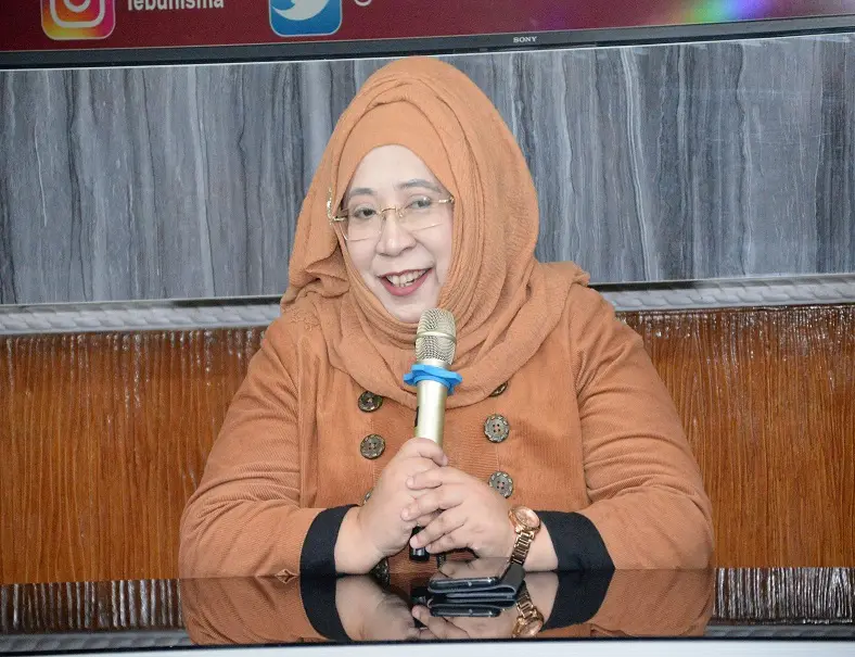 Dekan FEB Unisma Nur Diana SE, MSi, CMA, CBV, CERA, saat memberikan sambutan