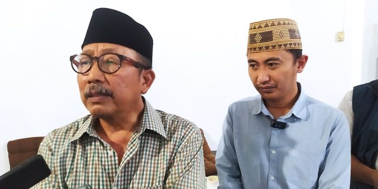 Pengasuh Ponpes Al Hikam Kota Malang, KH Muhammad Nafi' dalam acara Syawir Tematik Siyasah di Perpustakaan Hasyim Muzadi Corner, Al Hikam Kota Malang. (Foto/M Sholeh)