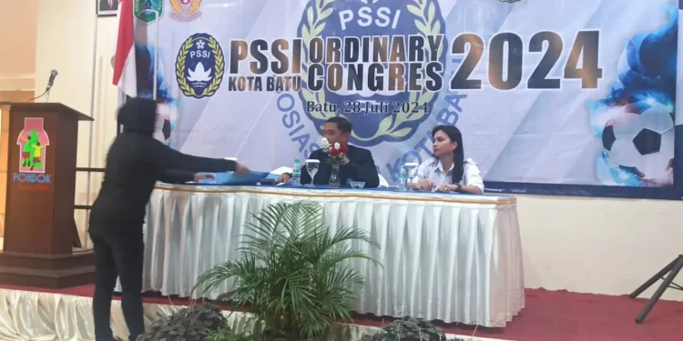 Kongres tahunan Askot PSSI Kota Batu diwarnai aksi pengunduran diri 5 anggota pengurus secara berjamaah. Foto: Dok for TM