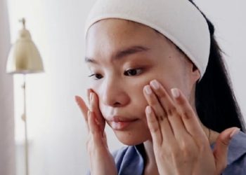 Ilustras kulit wajah tetap bermasalah meskipun menggunakan skincare paket lengkap dan mahal. Foto/Pixabay