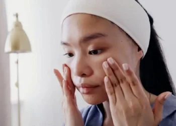 Ilustras kulit wajah tetap bermasalah meskipun menggunakan skincare paket lengkap dan mahal. Foto/Pixabay