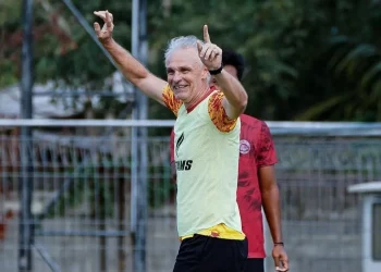 Pelatih Arema FC, Joel Cornelli sukses jawab keraguan usai persembahkan gelar juara Piala Presiden 2024./Foto: Instagram @aremafcofficial.