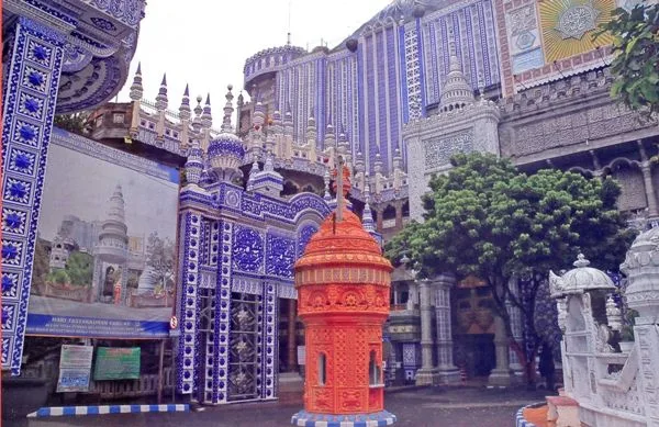 Potret masjid Tiban di Turen yang tampak megah. Foto: Pinterest