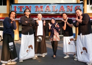 Celana sarung cowok karya mahasiswa ITN Malang. Foto/dok ITN Malang