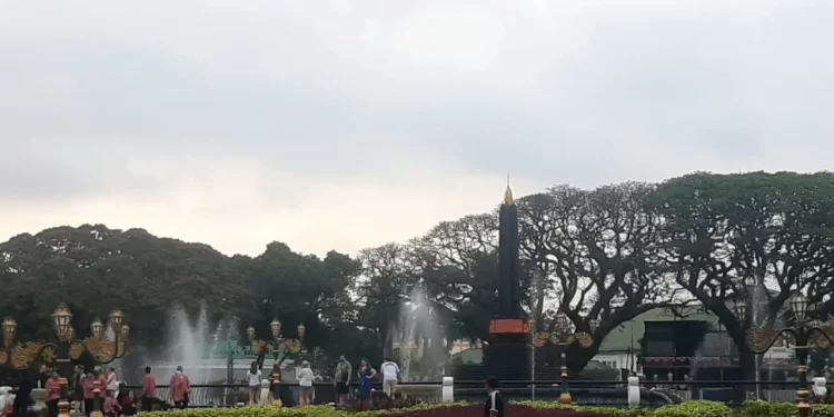 Ilustrasi wisatawan asing yang datang di Kota Malang. (Foto/M Sholeh)