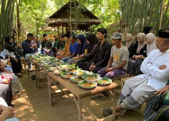 Kegiatan tasyakuran bulan Safar di Situs Patirtan Ngawonggo. Foto: Irham Thoriq