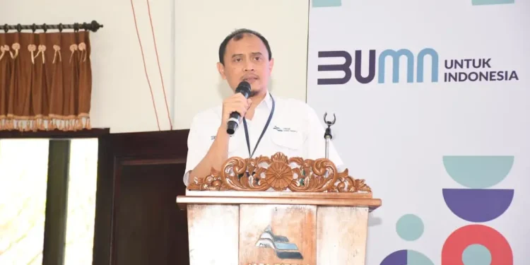 Direktur Utama Perum Jasa Tirta (PJT) I, Fahmi Hidayat saat mengimbau pengoptimalan tata kelola sumber daya air. Foto: PJT I