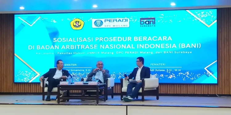 Sosialisasi prosedur beracara di Badan Arbitrase Nasional Indonesia dalam kasus sengketa bisnis yang digelar di Unmer Malang. Foto: Azmy