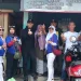 Tokoh bakal calon Wali Kota Batu muda, Firhando Gumelar saat berjunjung menyapa para warga dan sopir angkot di Terminal Kota Batu. Foto: Azmy
