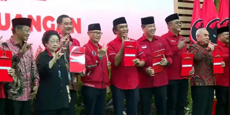 Pengumuman rekom bacakada yang diusung PDI Perjuangan pada Rabu (16/8/2024) lalu. Foto: tangkapan layar YouTube PDI Perjuangan