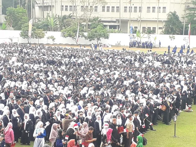 Pembukaan PKKMB di Kampus UM di Stadion Cakrawala UM pada Sabtu (17/8/2024). (Foto/M Sholeh)