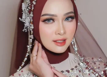 Ilustrasi Make Up Artis di sekitar Pagelaran, Kabupaten Malang. Foto/Pinterest