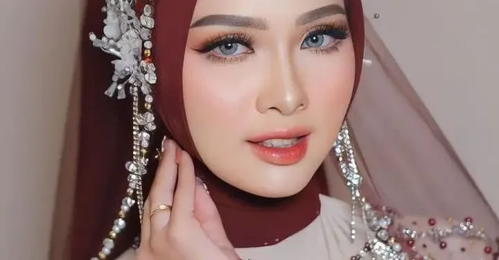 Ilustrasi Make Up Artis di sekitar Pagelaran, Kabupaten Malang. Foto/Pinterest
