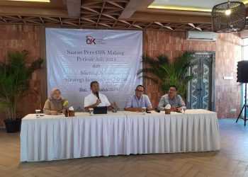 Kepala OJK Malang, Biger Adzana Maghribi (berbaju putih) tegaskan komitmen mendukung pemberantasan judi online dalam acara Siaran Pers OJK Malang Periode Juli 2024 dan Sharing Session Strategi Komunikasi Media di Denpasar, Bali /Foto: Tugumalang.id/Bagus Rachmad Saputra.