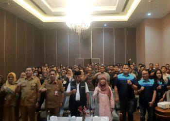 Bupati Malang, HM Sanusi saat membuka pelatihan peningkatan dan pengendalian mutu tembakau di Grand Miami Hotel, Malang. (Foto/M Sholeh)