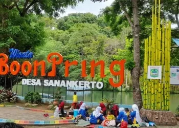 Taman wisata Boonpring yang tampak ramai pengunjung di Turen. Foto: Pinterest