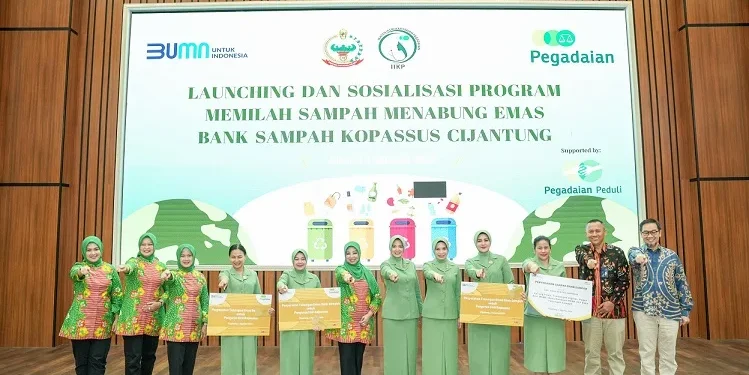 PT Pegadaian dan Persit KCK PCBS Kopassus berkolaborasi luncurkan program Bank Sampah. Foto/dok Pegadaian