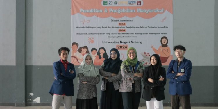 Tim Penelitian UM Lakukan Sosialisasi “'Kenali Dirimu dan Perubahan yang Terjadi Padamu”. Foto/dok tim peneliti UM