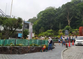 kunjungan wisatawan di kota batu