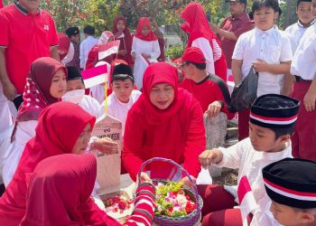 Ziarah ke Makam Pahlawan