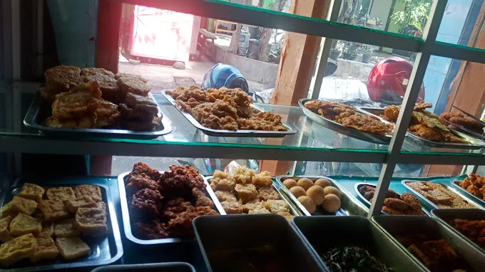 Warung soponyono
